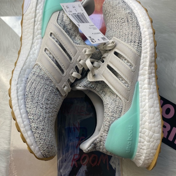 🆕 Adidas UltraBoost 4.0 Carbon Mint - Womens - Picture 8 of 11